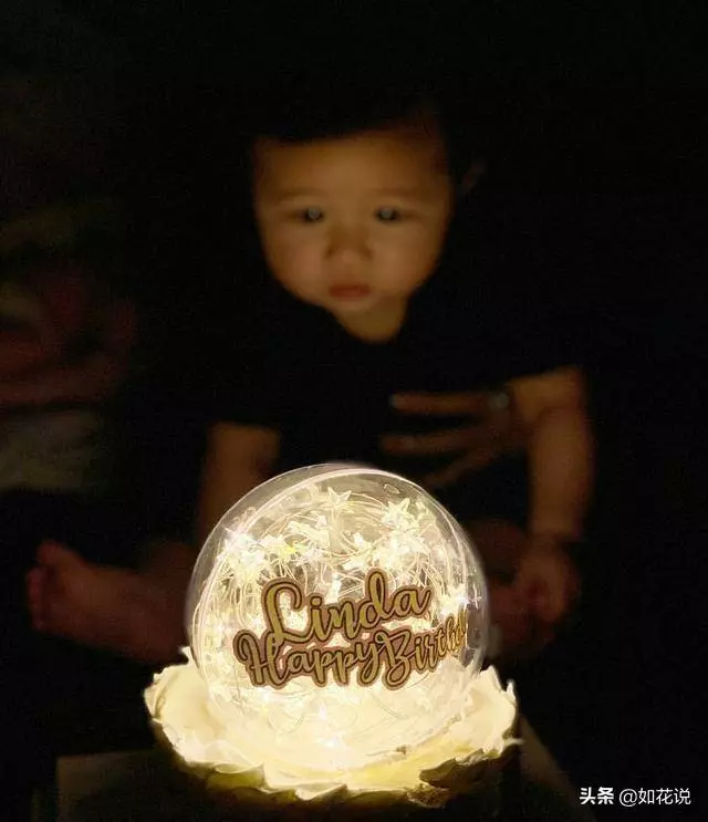 鍾嘉欣生日曬母子合照,半歲Jared顏值飆升,撞臉胡杏兒兒子