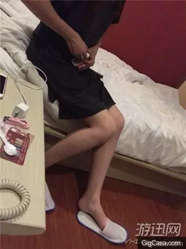 31張照片讓我笑抽了!尤其是第22張,妹子在家裡睡成這樣...看到差點硬了!