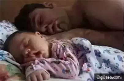 31張照片讓我笑抽了!尤其是第22張,妹子在家裡睡成這樣...看到差點硬了!