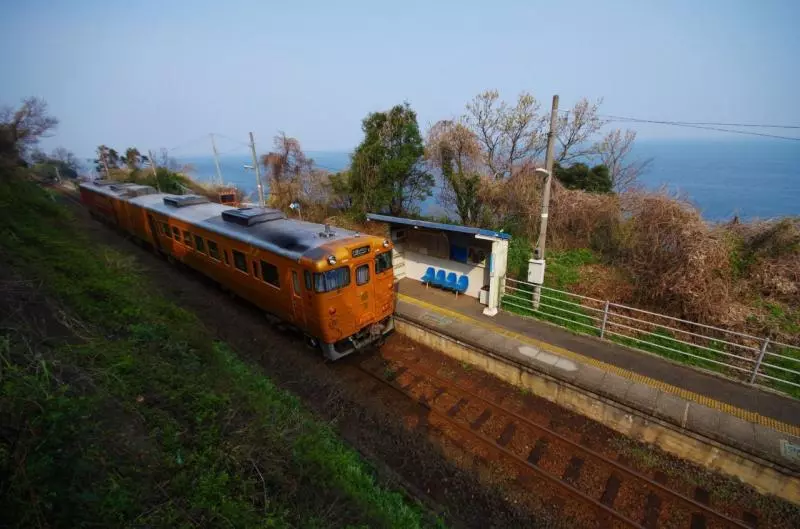 全日本可以看見海的鐵路線10選,美到想中途下車!