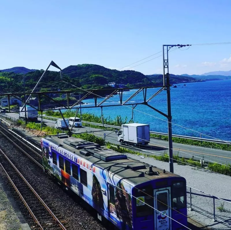 全日本可以看見海的鐵路線10選,美到想中途下車!