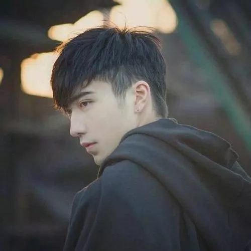 其實男人也有「生理期」,6大徵兆告訴你,女生別不知道!
