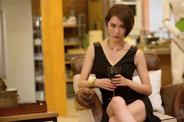 王晶電視劇《好萊塢有個大老千》捧愛女王子涵為「晶女郎」- 歷代「晶女郎」盤點!