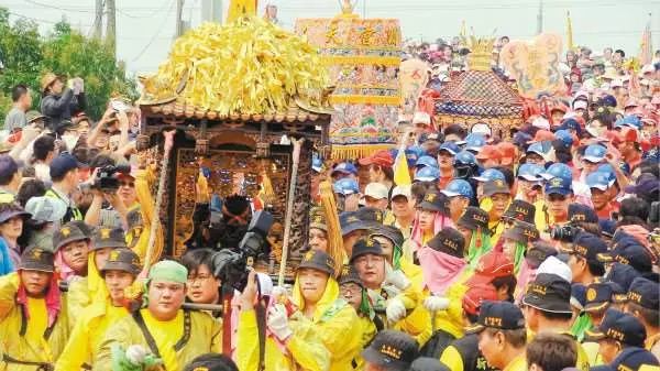 這間公司太佛啦!霸氣宣布「放10天遶境假」照常給薪水 朝聖媽祖娘娘「還有更狂福利」
