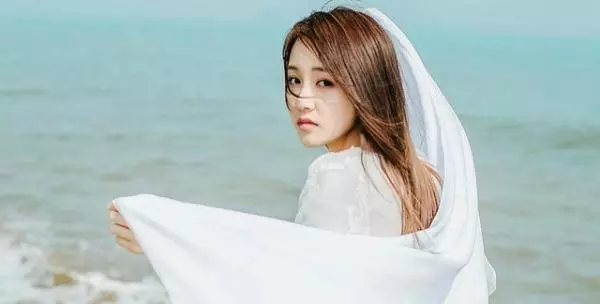 辦完離婚手續,回家收拾東西,婆婆讓我做飯,我笑著說了十個字