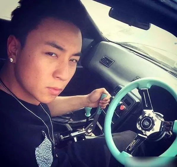 為什麼釋小龍多年不拍戲,卻有花不完的錢 網友:你也不看看他爸是誰
