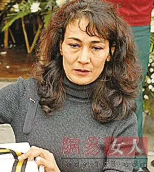 賭王何鴻燊生了11位千金,但為什麼11女兒同一個老爸,容貌卻會差這樣遠?!
