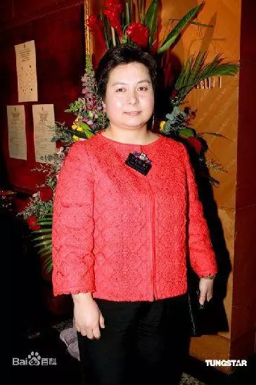 賭王何鴻燊生了11位千金,但為什麼11女兒同一個老爸,容貌卻會差這樣遠?!