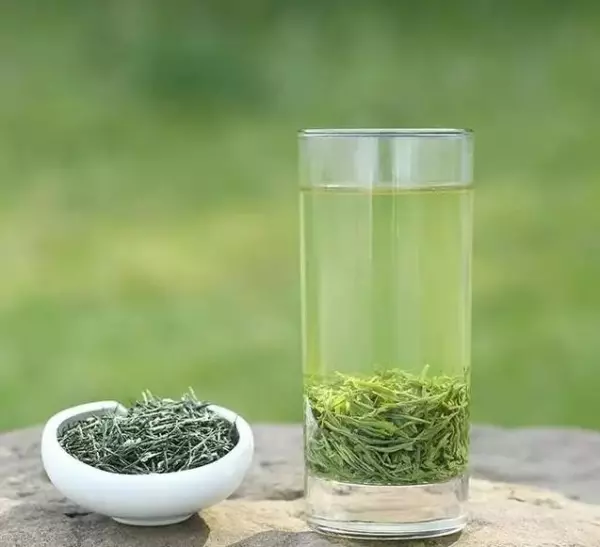 別再傻傻用蜂蜜直接沖水喝!教你1個喝蜂蜜訣竅,排毒通便的效果翻幾倍!