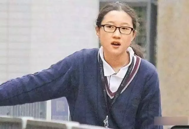 小龍女割腕自殺、告母入獄:糟糕的原生家庭,到底有多可怕?