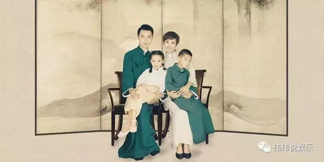 鄧超孫儷微博慶祝兒子7歲生日,臉被親到變型,網友表 示很暖心!