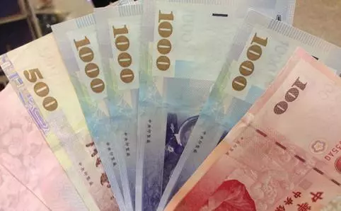老員工月薪比新員工少8000,老闆僅漲800挽留,辭職後老闆愣了