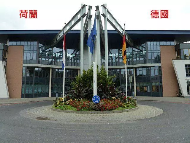 一條界線兩個世界!盤點《各國邊境線》住在線中間的要算哪國人?