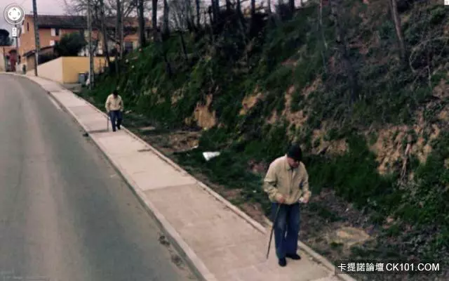 那台車裝的是屍體嗎...14張超詭異恐怖的Google街景圖 想不到外星人也不小心入鏡了...