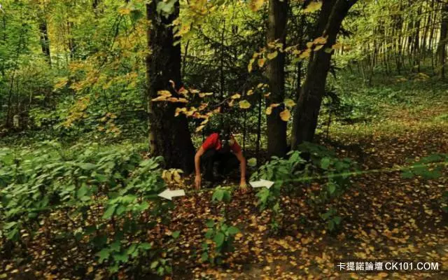 那台車裝的是屍體嗎...14張超詭異恐怖的Google街景圖 想不到外星人也不小心入鏡了...