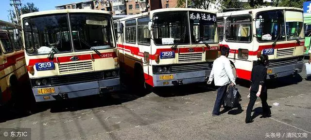 孕婦公交車上給殘疾老人讓座,自己站了一小時,卻因此救了三條命