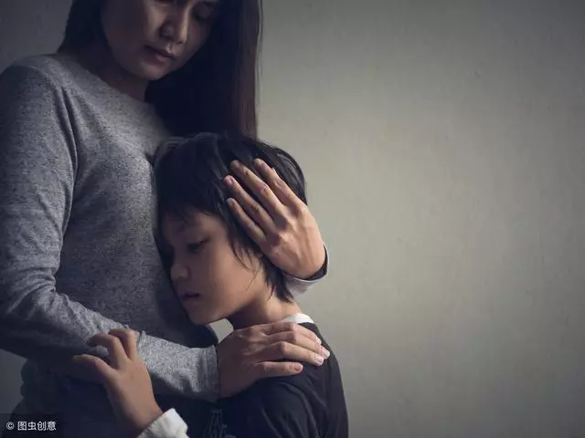 女兒離婚後,母親對女兒說的一席話,讓女兒傷心欲絕