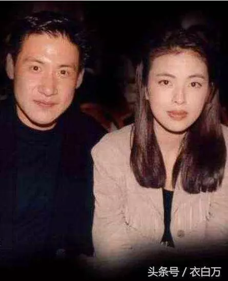 56歲歌神張學友和小四歲妻子近照,真的老了,卻坐擁16億的豪宅