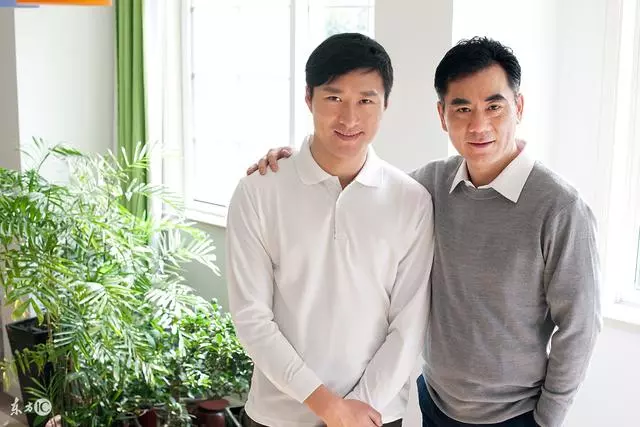 被拐30年找到自己的家,與親人相處一夜後,才知道他們早已經去世