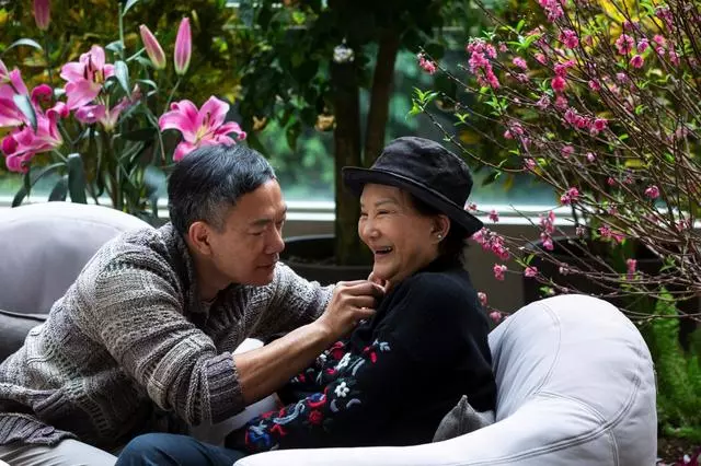 74歲白韻琴姐弟戀30年笑對丈夫被嘲吃軟飯,夫婦聯名物業總值4億!