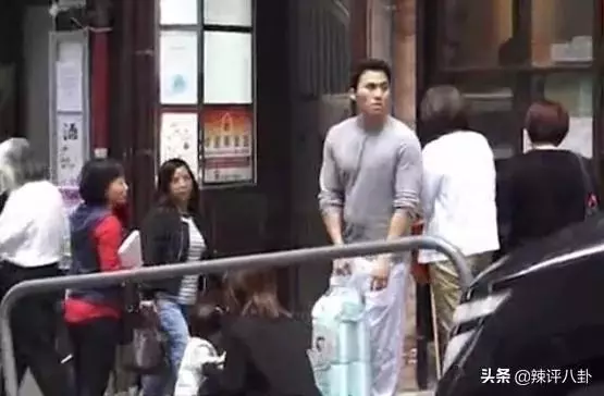 賭王三房兒子何猷啟,不愛明星豪門千金偏娶灰姑娘,引發婆媳大戰!