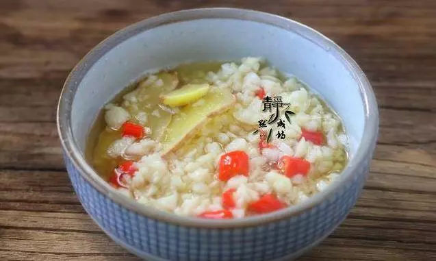 春節家宴不能沒這道「蒜蓉粉絲蝦」,蒜蓉秘制調汁,鮮的流口水 ,有顏值上檔次。。
