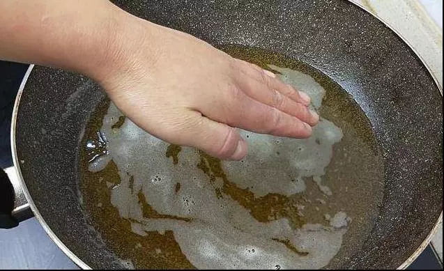 手把手教你炸蘑菇,金黃酥脆,不油膩,比街邊賣的好吃多了!!