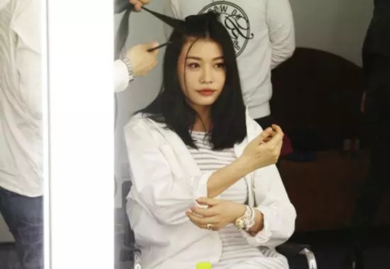 汪峰前妻葛薈婕走秀造型嚇死人 章子怡素顏都比她好看十倍