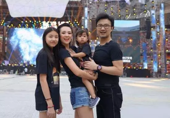 汪峰前妻葛薈婕走秀造型嚇死人 章子怡素顏都比她好看十倍
