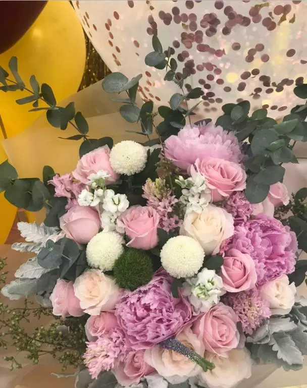 章子怡曬全家福為汪峰慶生,醒醒越來越漂亮了,小蘋果大長腿搶鏡