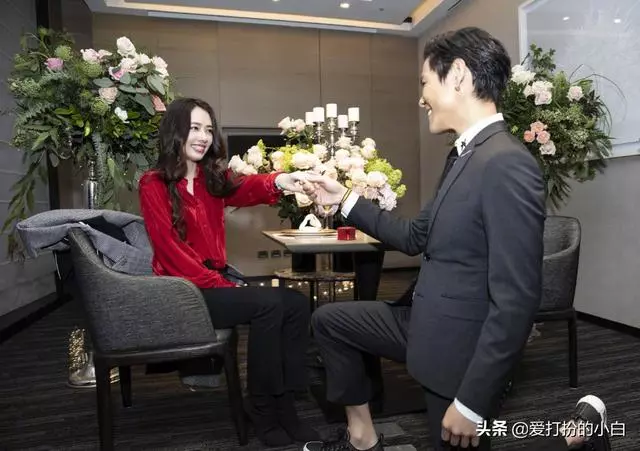真的看不出郭碧婷已經35歲了,整個人同時具有少女和貴婦的氣質!