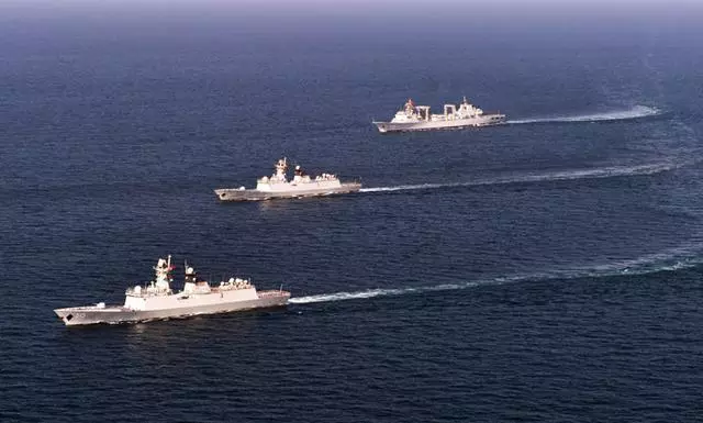 中國十年一度的大閱艦 美軍為何不來?看完照片之後真相大白