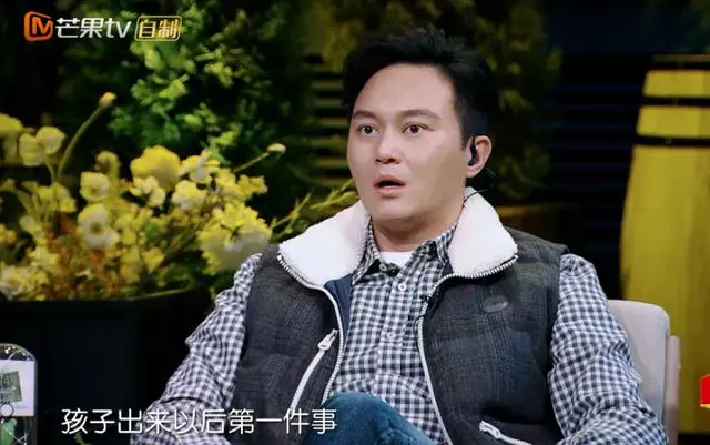 袁詠儀產前照曝光,不是圓肚子而是尖肚子,魔童出生時尿醫生一身!