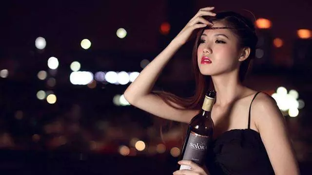 「婆婆你搞清楚,我的錢不是你兒子的,來借錢就必須打欠條!」