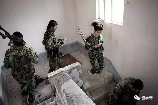 22歲女狙擊手獨自殺死100名ISIS,他們懸賞3000萬想抓她當性奴!沒想到她剛回國卻慘被···