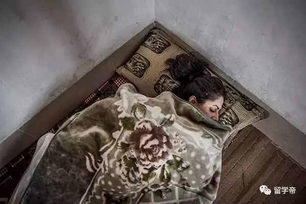 22歲女狙擊手獨自殺死100名ISIS,他們懸賞3000萬想抓她當性奴!沒想到她剛回國卻慘被···