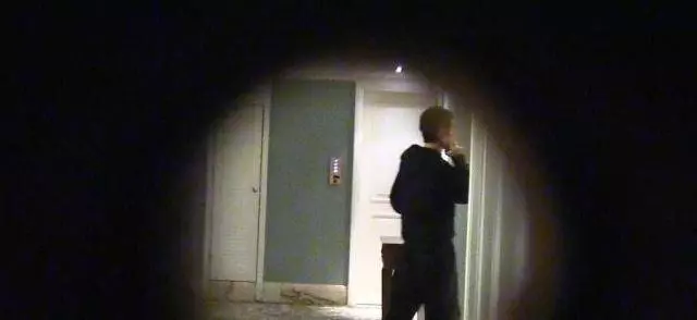 知情人曝洪欣近況:財產被畢瀅轉移,和兒子租房住靠借錢度日