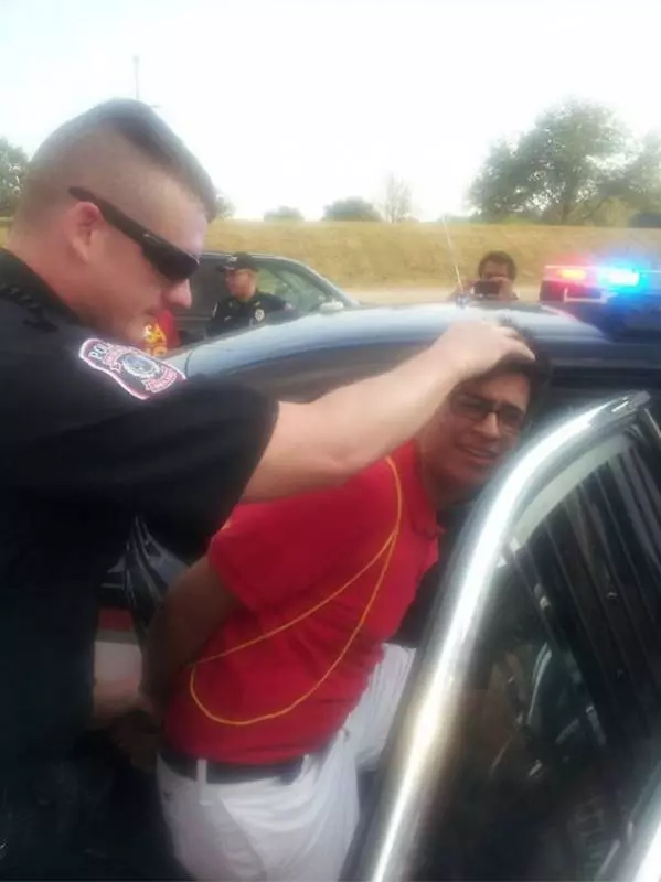 20張「警察其實比你更會玩」的超幽默警察!他:你逃走時掉了手機啊,要來拿嗎~~~~~