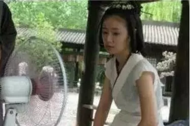 明星片場花絮照,笑到停不下來!原來身中萬箭是這樣拍的 ....