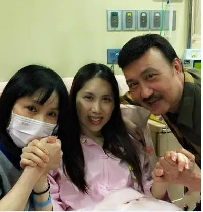 60歲親弟中風多年病逝!李亞萍忍淚「弟弟到天上陪爸媽了」 堅強扛責照顧年邁家人