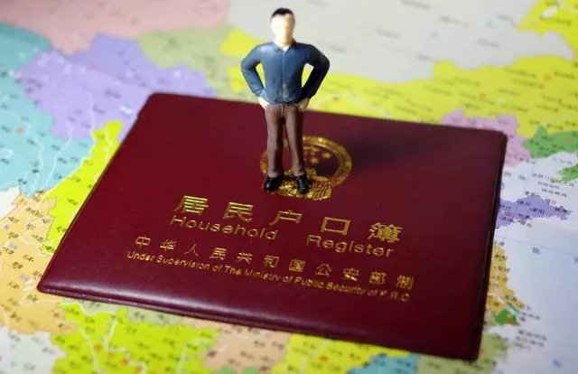 爺爺叫夏日,爸爸叫夏天,阿嬤給孫子取的名字,工作人員都笑紅了臉!