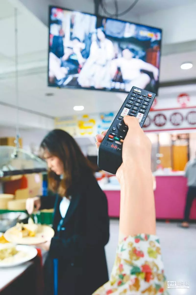 不轉台就給負評 店家遭霸凌