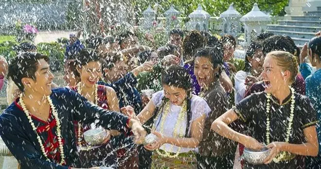 泰國政府提醒:潑水節期間,這些人當心面臨5年監禁及10萬泰銖罰款!