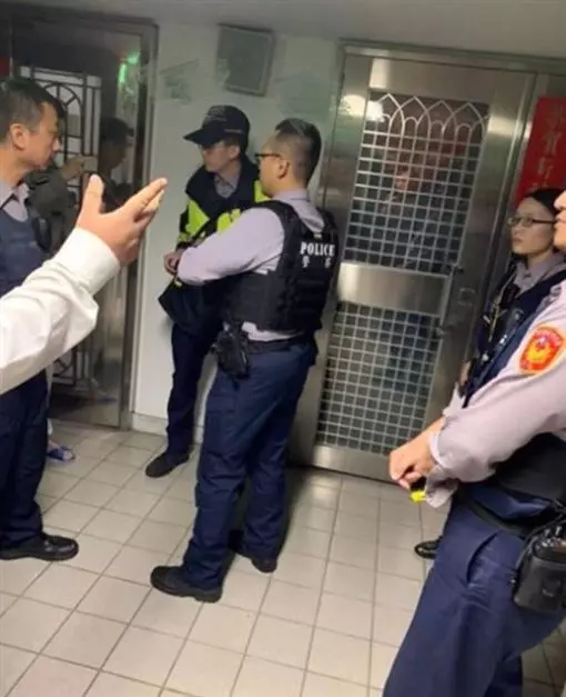 女驚恐發文「家有小偷」 警破門傻眼