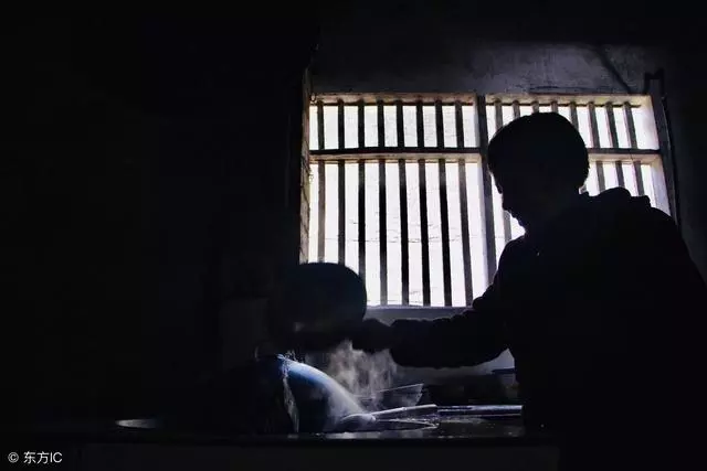 帶老婆外出散心,外婆的一番話讓我清醒,等老婆生了孩子我就離婚