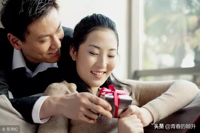 「老婆,我想把媽接來家裡住」「別忘了,你是上門女婿」
