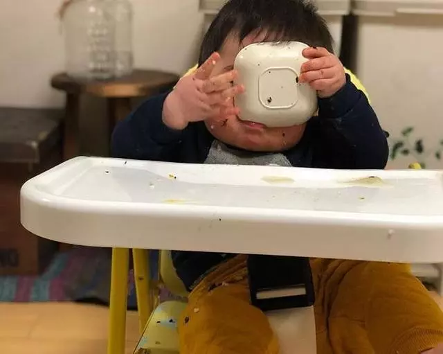 【可愛】日本媽媽曬1歲兒子「蠢照」走紅網路,網友笑噴