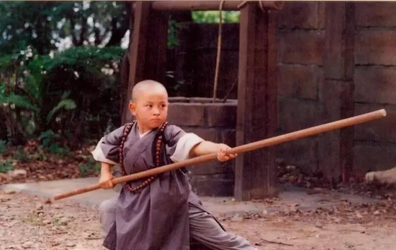 為什麼釋小龍多年不拍戲,卻有花不完的錢 網友:你也不看看他爸是誰!