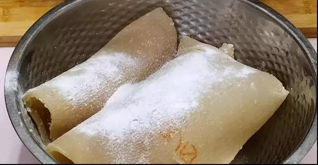 豬皮別再做皮凍了!這樣簡單一做,Q彈粘牙,開胃又解饞,比紅燒肉還好吃!!!