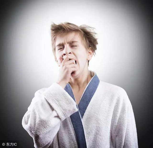 血管堵塞,睡覺時有5個「訊號」!中了1個就要疏通血管,別小看!